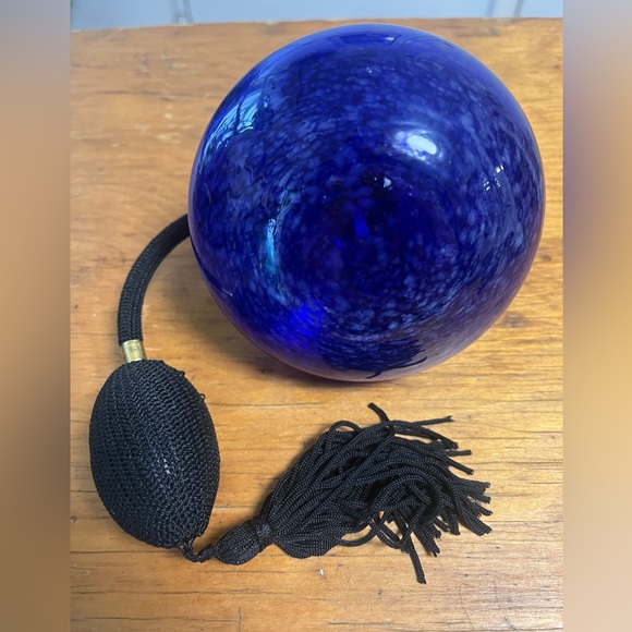 Vintage Cobalt Blue Art Glass Perfume Bottle With Gold Accents & Black Atomizer - Picture 5 of 5